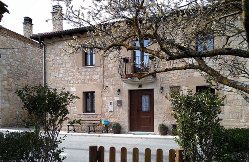 Las Hormazas Cottage | Quiet rural house for families near Burgos