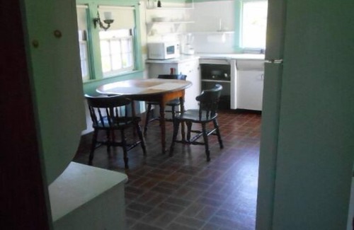 Adamsville Cottage | Quiet Rural setting near Fogland Beach