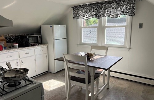 Village of New Hartford Apartment | Quiet, Safe and private walk to New Hartford