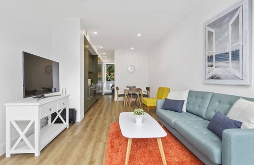 Auckland Central Business District Apartment | Quiet Secluded Garden Apartment w/Heat Pump