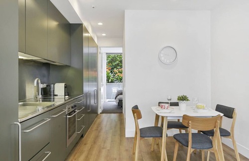 Auckland Central Business District Apartment | Quiet Secluded Garden Apartment w/Heat Pump