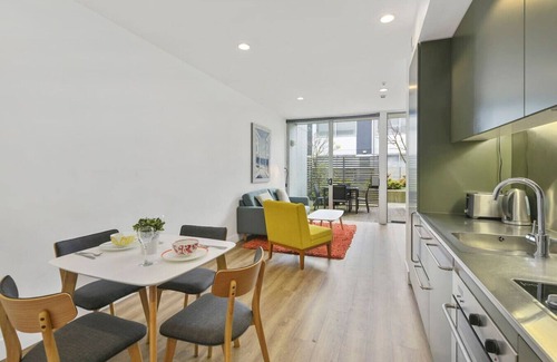 Auckland Central Business District Apartment | Quiet Secluded Garden Apartment w/Heat Pump