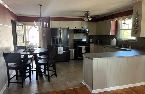 Tignall House | Quiet Secluded Lakeside Home on Fishing Creek of Clarks Hill Lake.