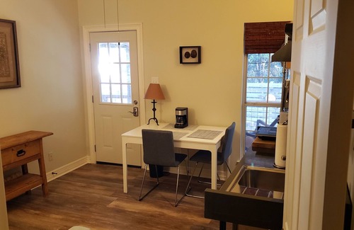 Glenlake Apartment | Quiet, secluded, private suite in NW Austin Hill Country. Lakes & Trails nearby.