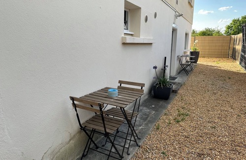 Fondettes Apartment | Quiet, self-contained studio near Tours