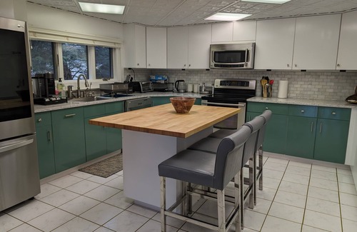 Rock Hill House | Quiet serene Lake House - perfect for family & friend getaways