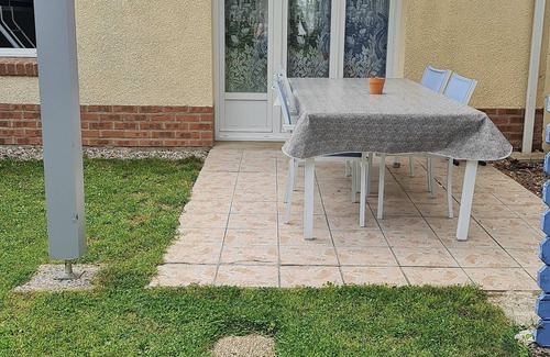 Quend House | Quiet single-storey house in Quend, enclosed garden, parking, 2 bedrooms.