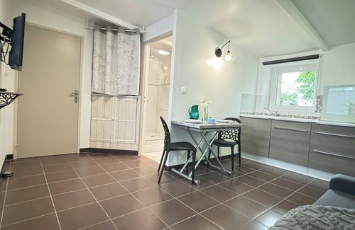 Guilers Apartment | Quiet, single-storey Ty an Avel studio, 15 minutes from beaches and Brest center
