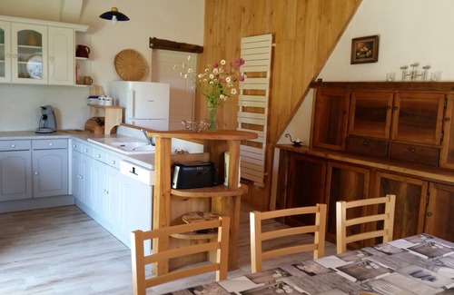 La Jard House | QUIET, SPACIOUS 3* GITE WITH MAGNIFICENT VIEWS OVER THE COUNTRYSIDE, SHOWER IN EACH ROOM