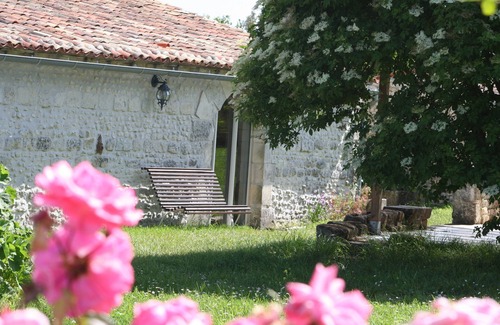 La Jard House | QUIET, SPACIOUS 3* GITE WITH MAGNIFICENT VIEWS OVER THE COUNTRYSIDE, SHOWER IN EACH ROOM