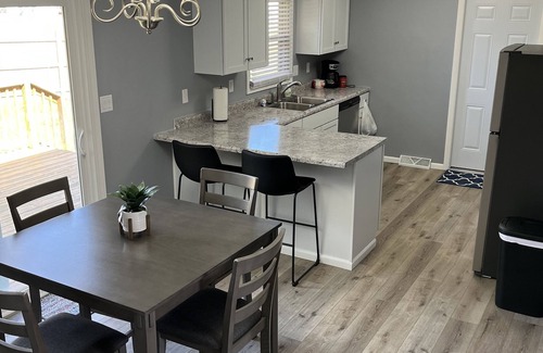 Rantoul House | Quiet, Spacious and Comfy!