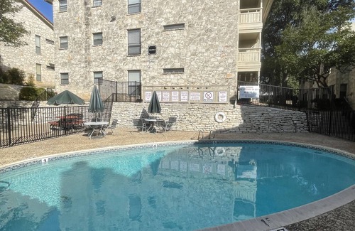 Medical Center District Condo | Quiet, spacious centrally-located condo in gated community