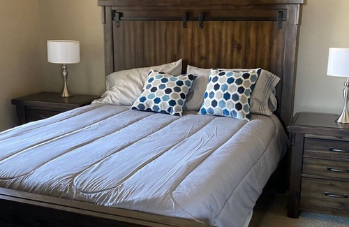 Rohnerville House | Quiet, spacious home
