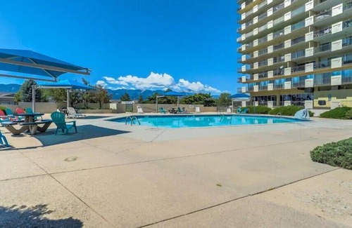 Southeast Colorado Springs Condo | Quiet, Spotless Condo with King Bed for your Getaway!