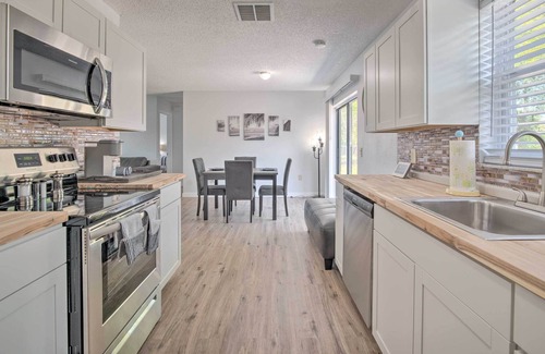 Spring Hill House | Quiet Spring Hill House w/ Big Yard & Grill!