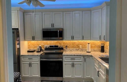 St. Simons Island House | Quiet SSI Townhome- Monthly rental- perfect to stay a while or snowbirds