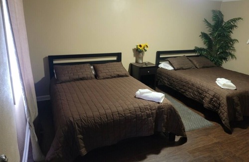 Jacksonville House | Quiet stay, 2 Beds & One baths for travelers
