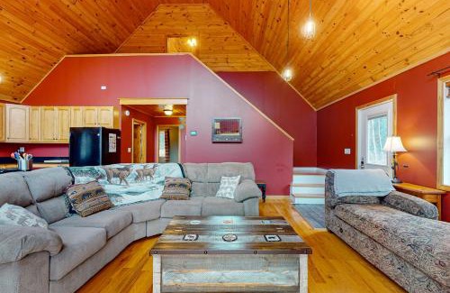 Morgan House | Quiet Stay Near Island Pond