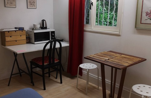 Clamart Apartment | Quiet studio between Paris and Versailles