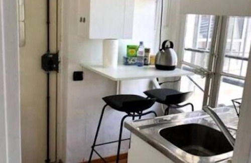Bonne-Nouvelle Apartment | Quiet Studio, Elevator Queen size bed+extra mattress for a kid < 10 years - AC