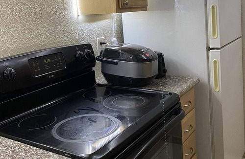 Serramonte Apartment | Quiet Studio in a Convenient Area, mins to SF, SFO, Restaurants, Malls