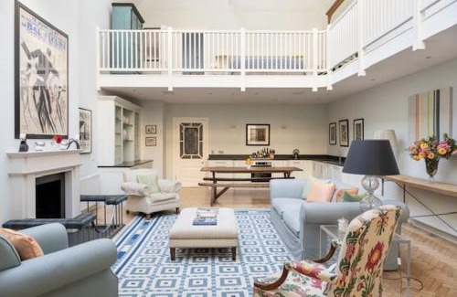 South Kensington House | Quiet & Stylish 2BR in Chelsea