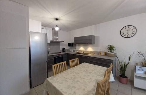 Saint-Pee-sur-Nivelle Apartment | Quiet T2 with beautiful terrace in St Pée sur Nivelle