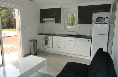 Velaux Apartment | Quiet T2 with swimming pool