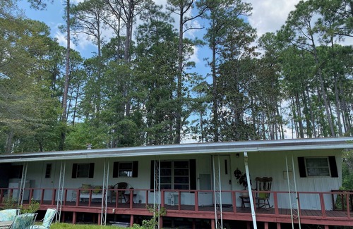 Navarre House | Quiet trailer in the woods 5 miles from Navarre Beach. PET FRIENDLY! FREE WIFI!