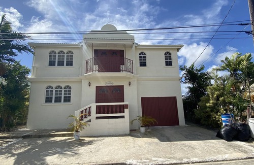 Callendar Apartment | Quiet Upstairs Apartment over looking the highway
