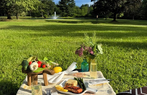 Athens House | Quiet Upstate Escape by the Pond – Nature & Serenity Await