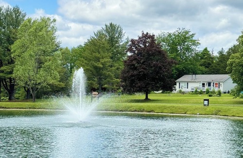 Athens House | Quiet Upstate Escape by the Pond – Nature & Serenity Await