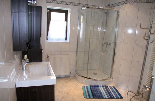 Kaumberg Apartment | Quiet vacation apartment with three double rooms