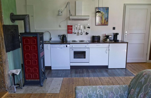 Schweina Apartment | Quiet vacation apartment in Glücksbrunn Castle Park - right next to Altenstein Park