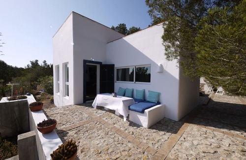 La Savina House | Quiet vacation home with terrace, large garden and far-reaching sea views