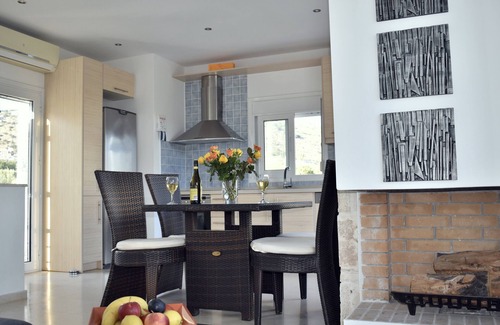 Elounda Villa | Quiet villa, 3 bed 2 bath, close to village, pool & garden, sea & mountain views