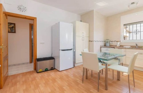 L'Escala Villa | Quiet villa 5 minutes from the beach suitable for pets