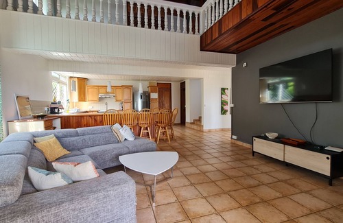 Paea House | Quiet villa by the sea, ideal for families or groups of travellers