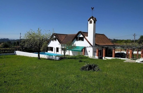 Santa Comba Dao Villa | Quiet villa with large garden and private pool, central Portugal