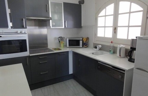 El Mas Isaac Villa | Quiet villa with pool, sea view, petanque, garden, wifi, parking