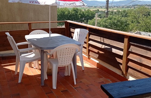 Vinon-sur-Verdon House | Quiet Village House With Large Terrace Close to the Verdon Gorges