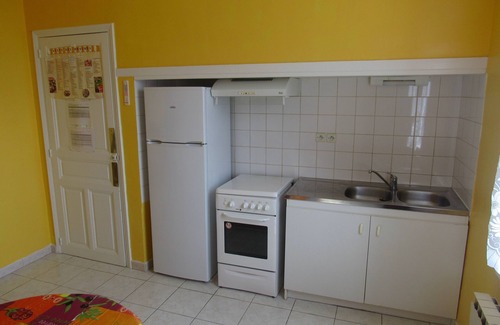 Magalas House | Quiet village house, large peaceful garden, pool, all amenities, beaches 30 mins