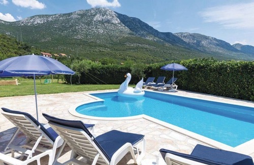 Ploce Villa | Quiet Village Villa