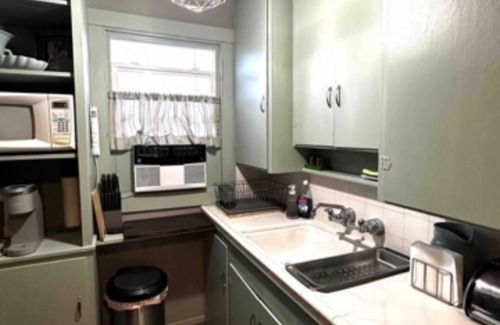 Downtown Apartment | Quiet warm apartment above spa