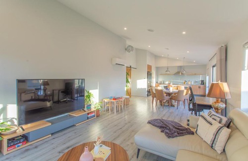 Prebbleton House | Quiet & Warm House Parking Sleeps 7, 19 mins from CHC airport