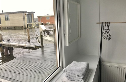 Municipality of Aalsmeer Boat Rental | Quiet Waterloft Near Amsterdam and Schiphol Ws11