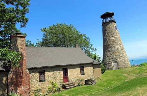 Westfield House | Quiet weekend getaway - In the middle of Lake Erie Wine Country