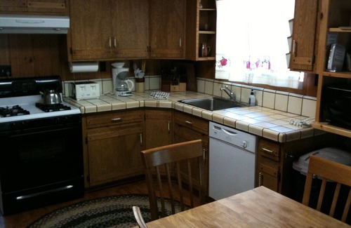 Tahoe Paradise Ski Chalet | Quiet Well Kept South Lake Tahoe Family Vacation Home Rental