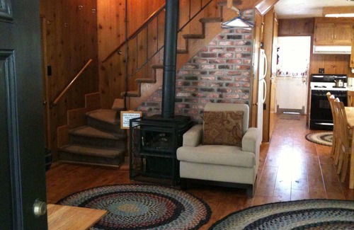 Tahoe Paradise Ski Chalet | Quiet Well Kept South Lake Tahoe Family Vacation Home Rental