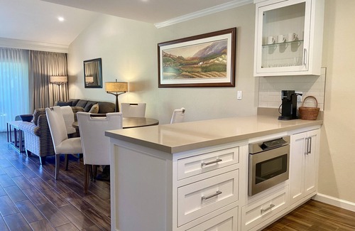 Napa Condo | Quiet Wine Country Club Retreat - Sleeps 4